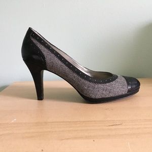 Anne Klein Black/Grey Spectator Pumps